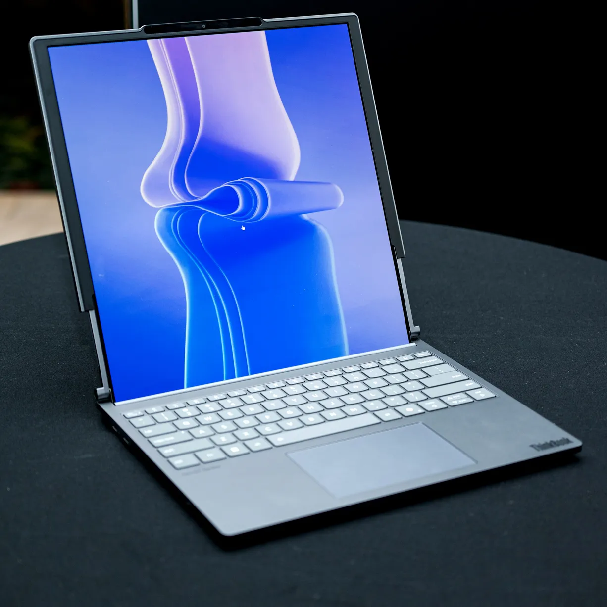 Lenovo Demos Laptop with a Screen